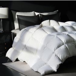Luxurious Goose Feather Down Fiber Comforter (White, Twin)