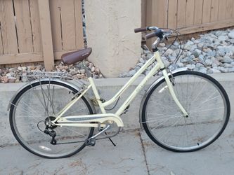 Schwinn Women's Gateway Bicycle 700cc/28" wheels. Touring Hybrid.
