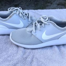 Nike Women's Roshe G Tour Golf Shoes Wolf Grey Size 8 AA1851-001