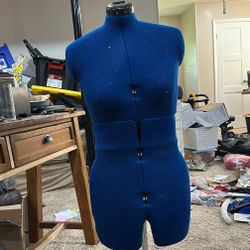 Adjustable Dress Form