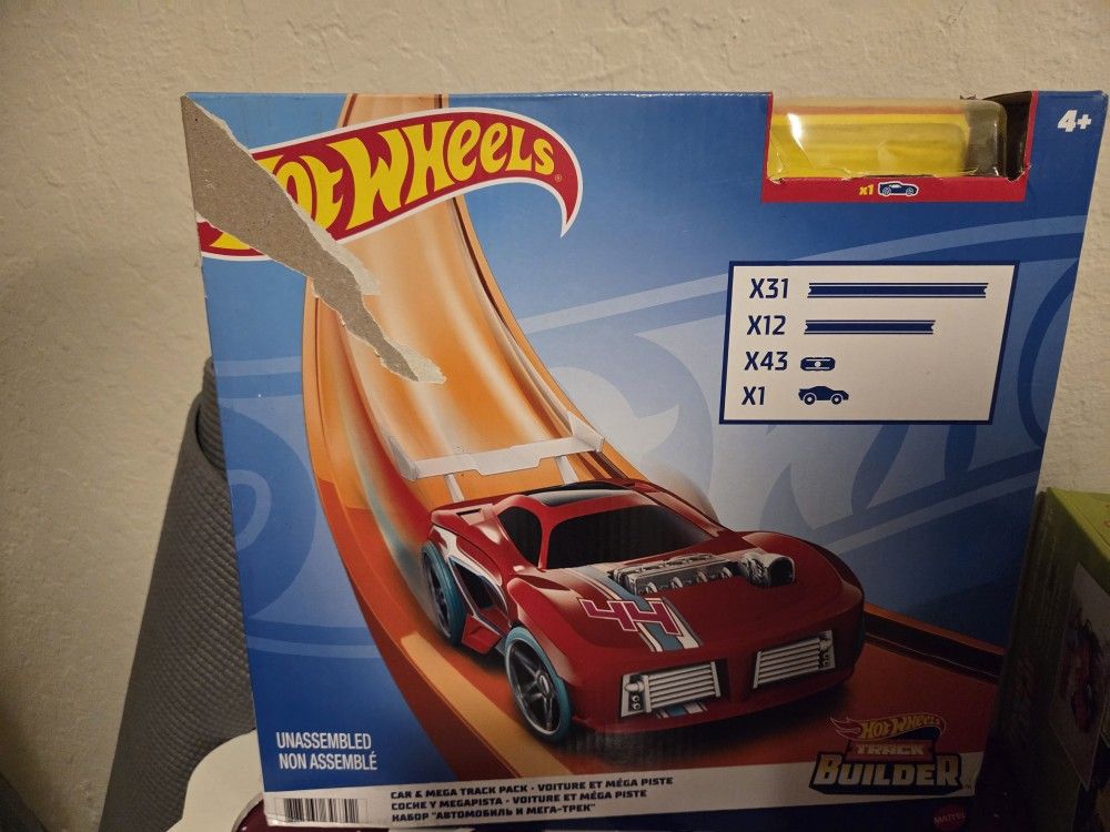 Mattel Hot Wheels Car & Mega Track Without Car- Track Building-Set NEW in Box