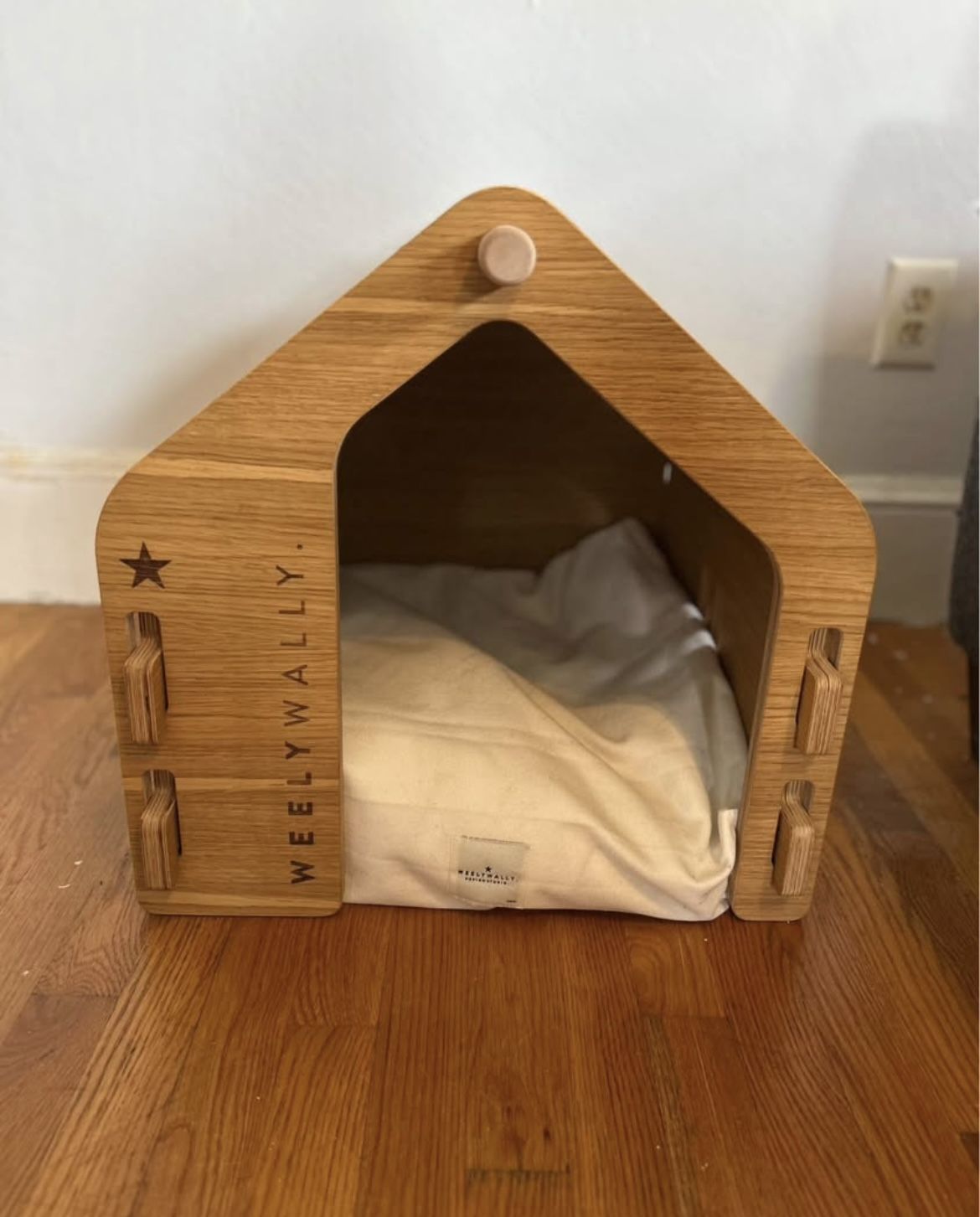 Weely Wally Pet House
