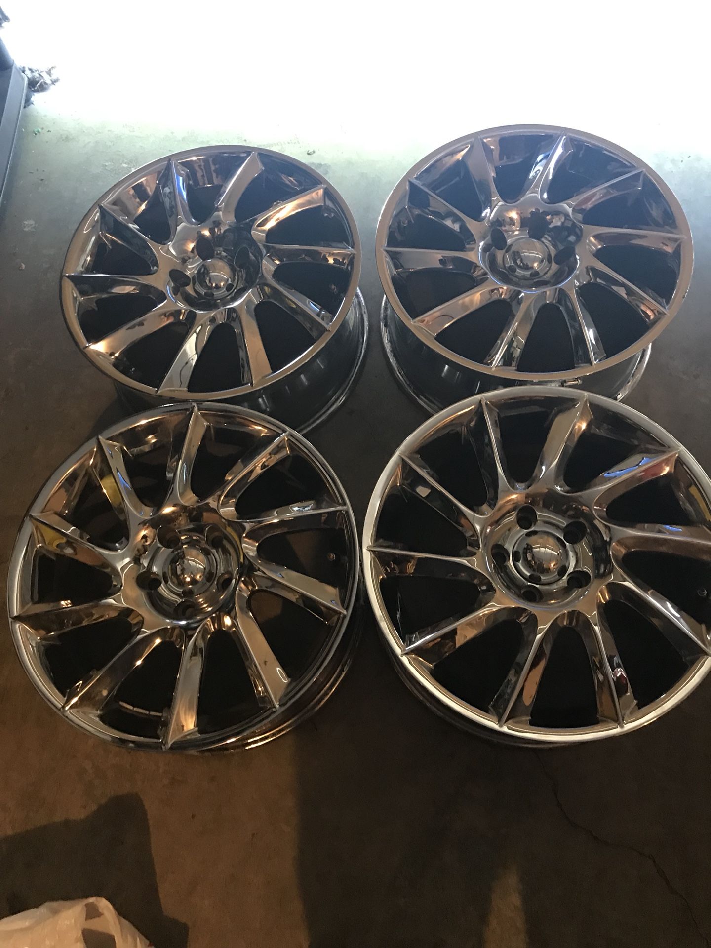 Chrome 18’ Rims and hankook tires