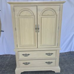 TV Cabinet/ Armoire 