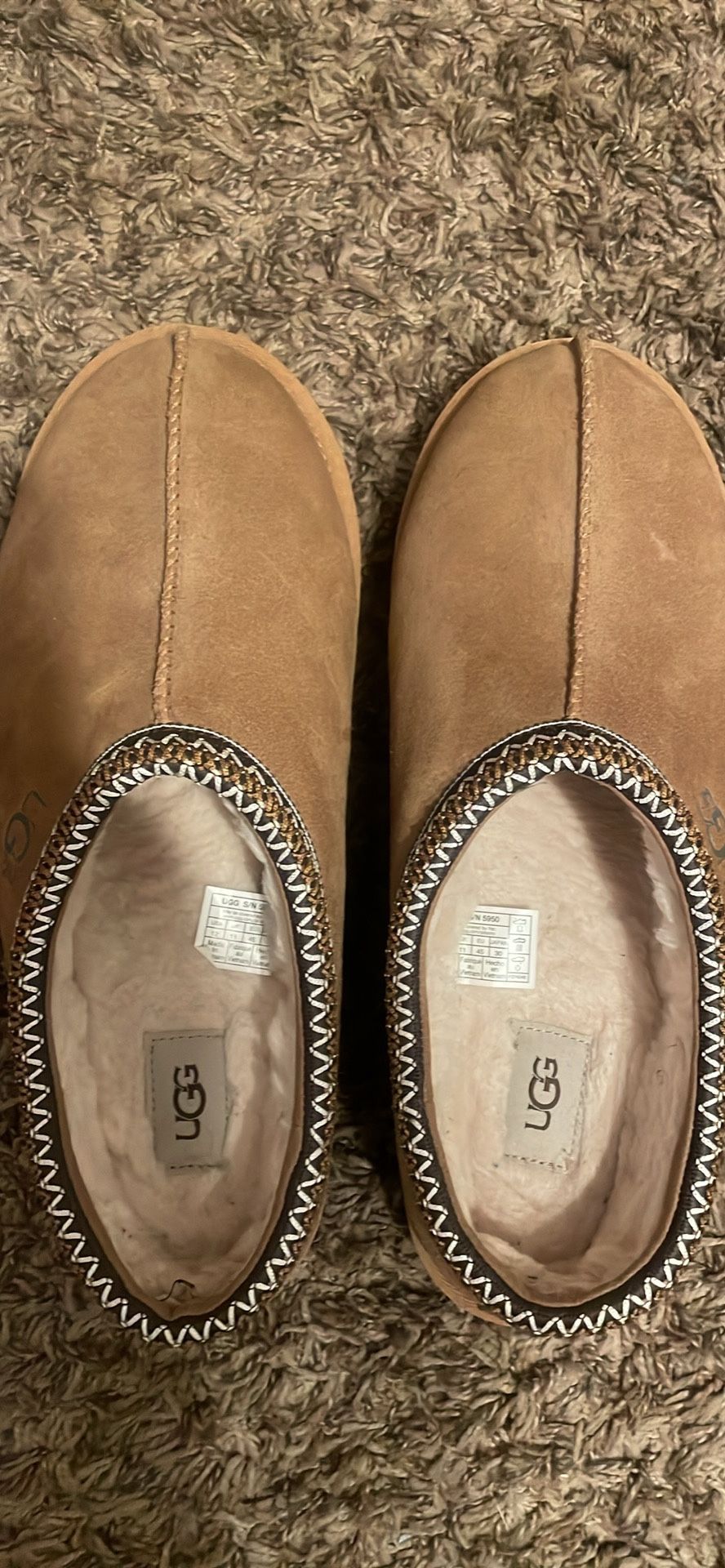 Brown chestnut Uggs