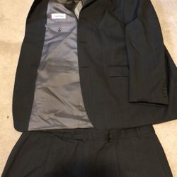 Men’s suit - size 42R Calvin Klein