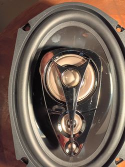 BOSS 500w Dual speakers set with blue LEDs