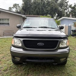 2000 Ford F-150 Lariat Pickup 4D 6 1/2ft