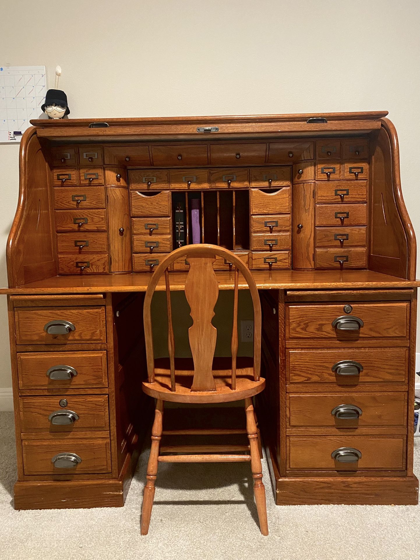 WOOD HUTCH DESK