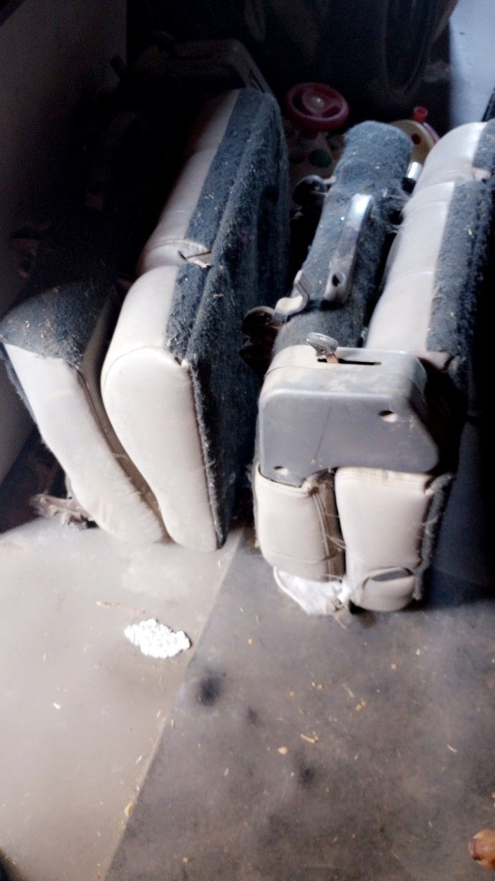 3erd Row Seat For A 01tahoe