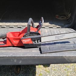 Milwaukee Fuel M18 Chainsaw