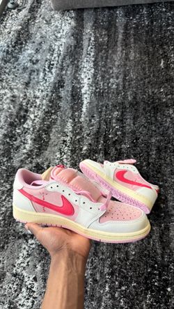 Travis Scott Jordan 1 low “tropical sail pink”