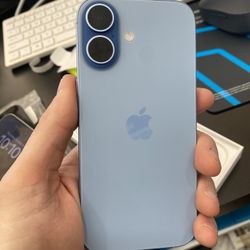 New Unlocked iPhone 17 256GB Mist Blue