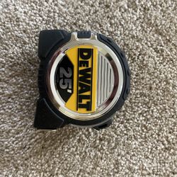 Dewalt  25 Feet tape measure 