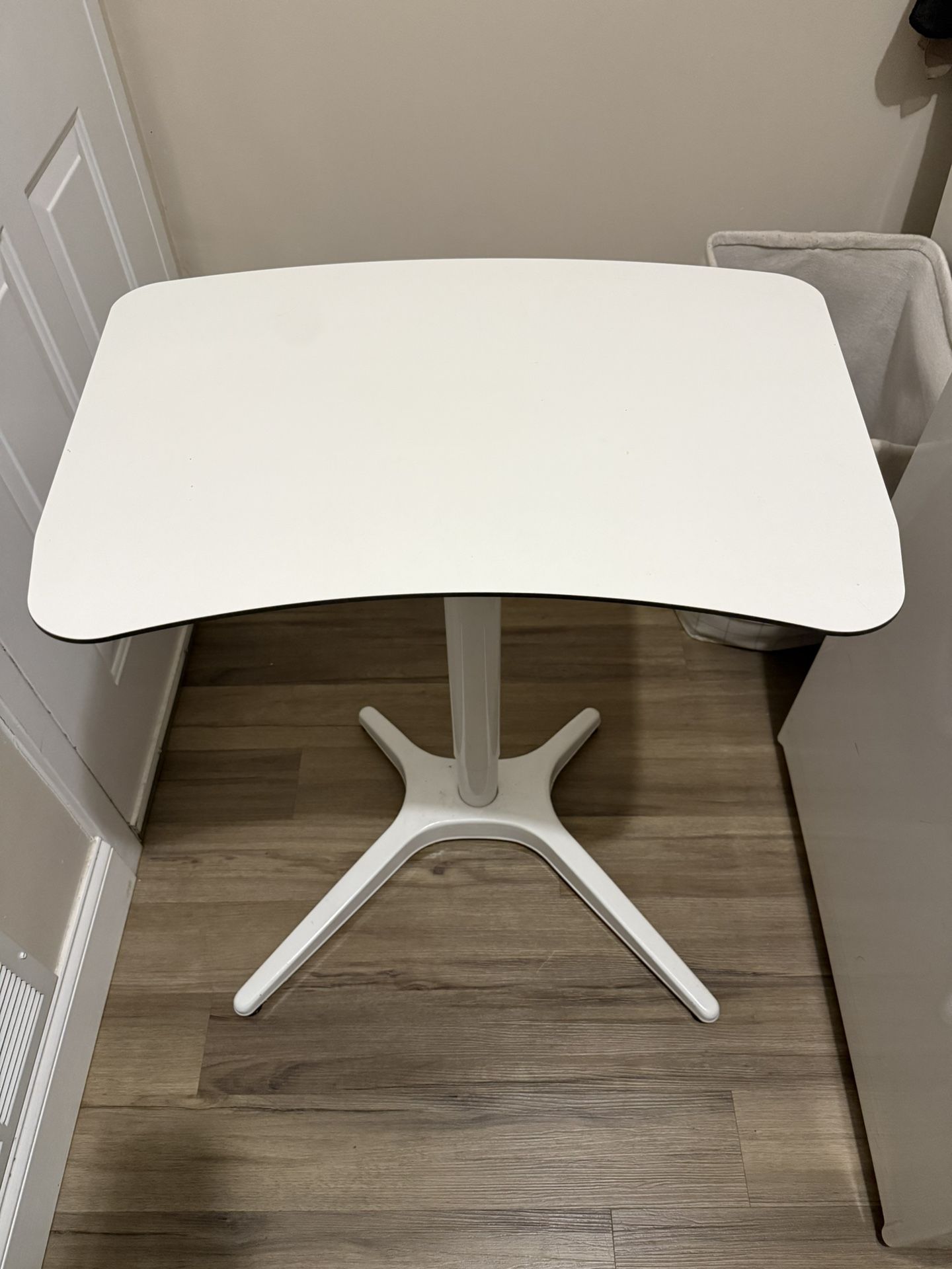 White Adjustable Standing Desk