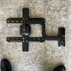 Wall mount for flat screen TV