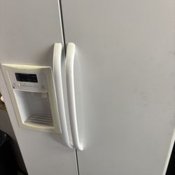 Ge Side By Side Refrigerator Can Deliver And Install 