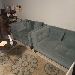 2 Independent Couches 
