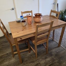 Free Small Dining Table For Family In NEED