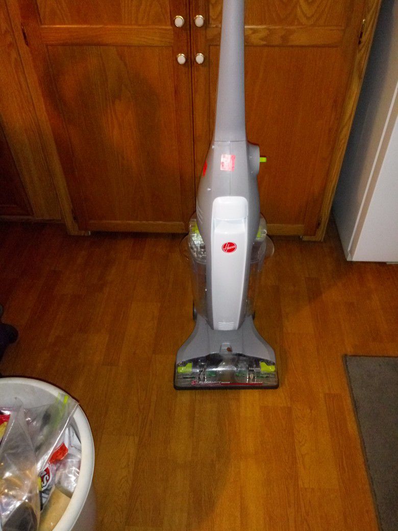 Hoover carpet and floor cleaner. Good for easy , lightweight  cleaning. Used  only  once but  I decided to resell it because I really don't NEED it.  