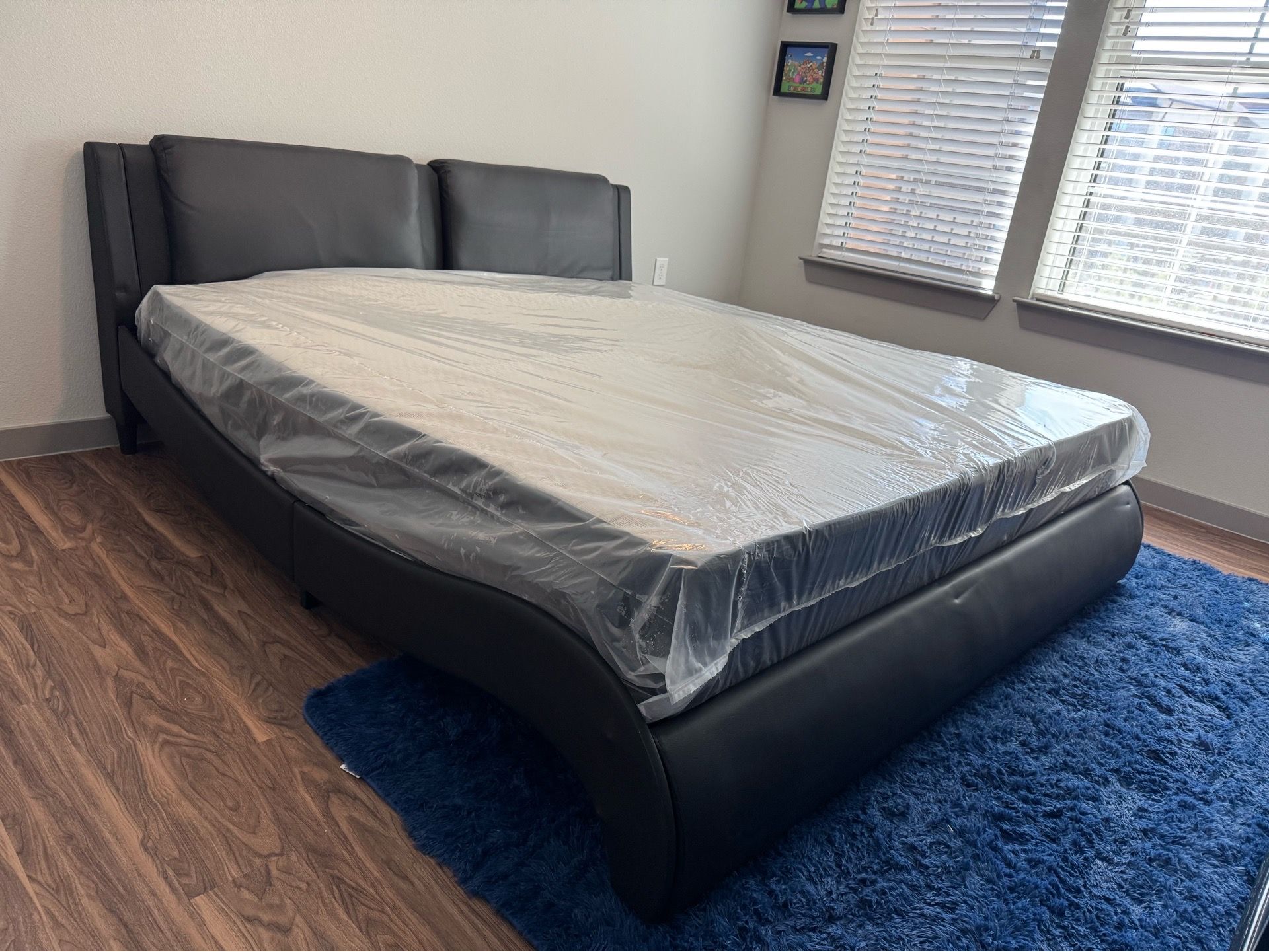 BRAND NEW QUEEN/KING SIZE MODERN PLATFORM BED WITH PLUSH MATTRESS (FREE DELIVERY)