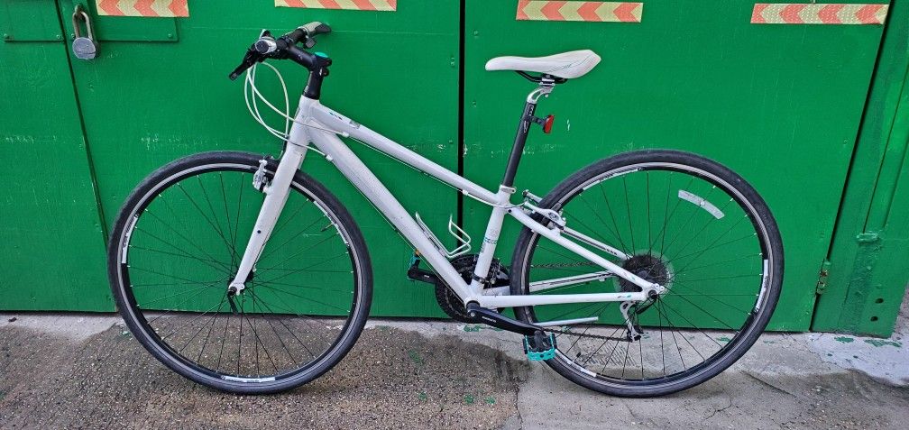 Excellent Condition TREK 7.3 FX 13" XS Hybrid Bike Bicycle Fast Smooth Fun