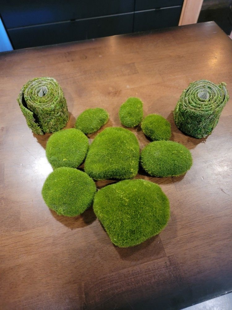 Decorative Artificial Moss Rocks And Moss Sheet Rolls