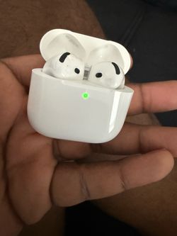 AIRPOD 4 active noise cancellation