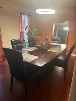 Dinning Room set 4 chairs and light up table