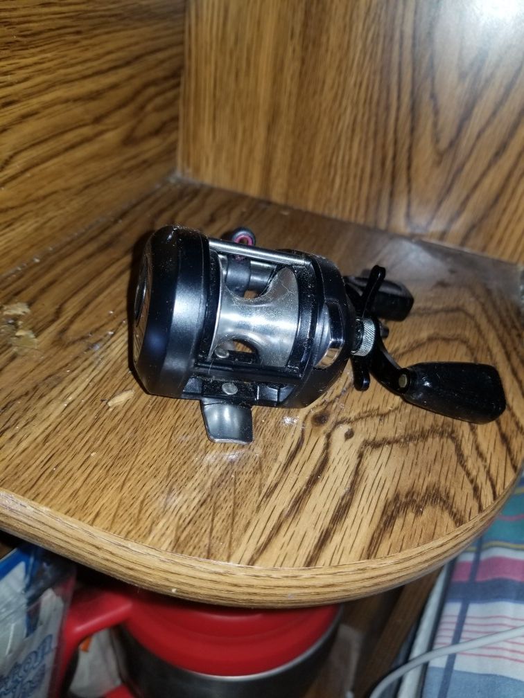 Ryobi V mag fishing reel