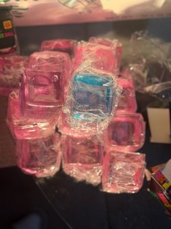 Needoh cubes