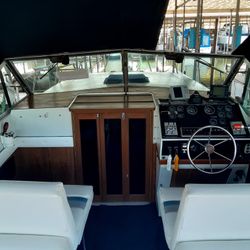 Wellcraft Express Cruiser 2900