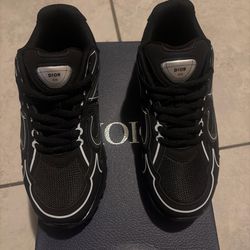 Black dior b30