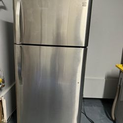 Kenmore Stainless Steel Top Freezer Refrigerator