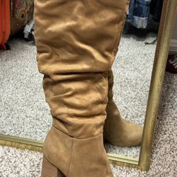 Boots Size  8.5