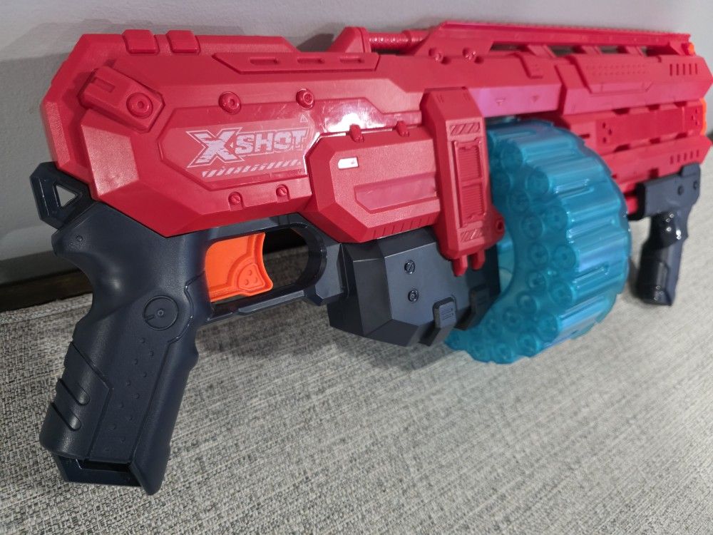 X-SHOT /NERF GUN