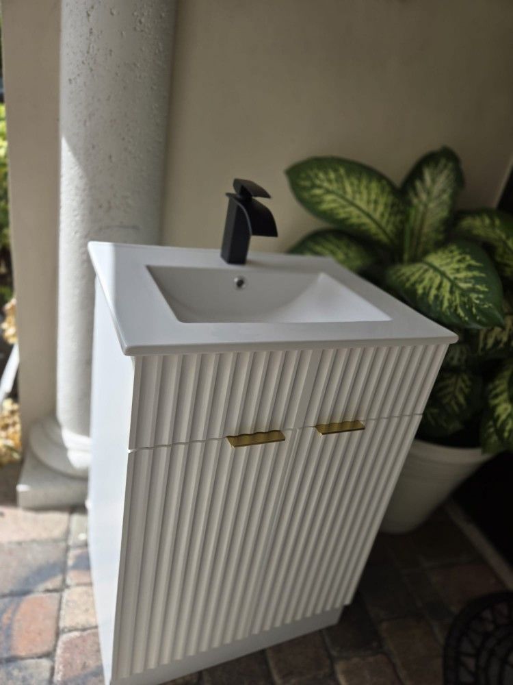Cabinet with sink