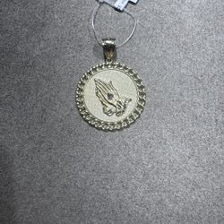 10k Yg Religious Hands Charm 