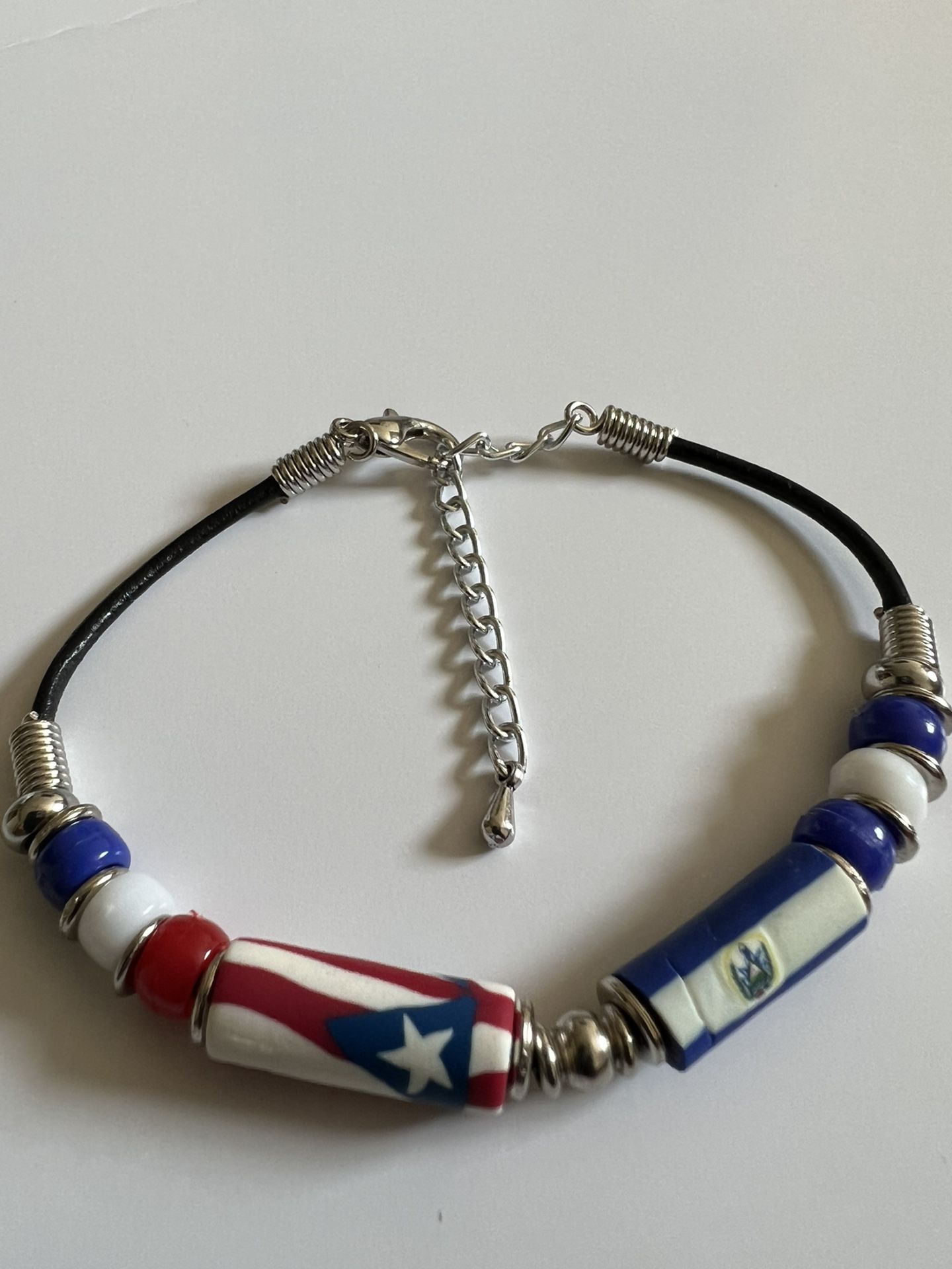 El Salvador/Puerto Rico Flag Beads  Bracelet/anket