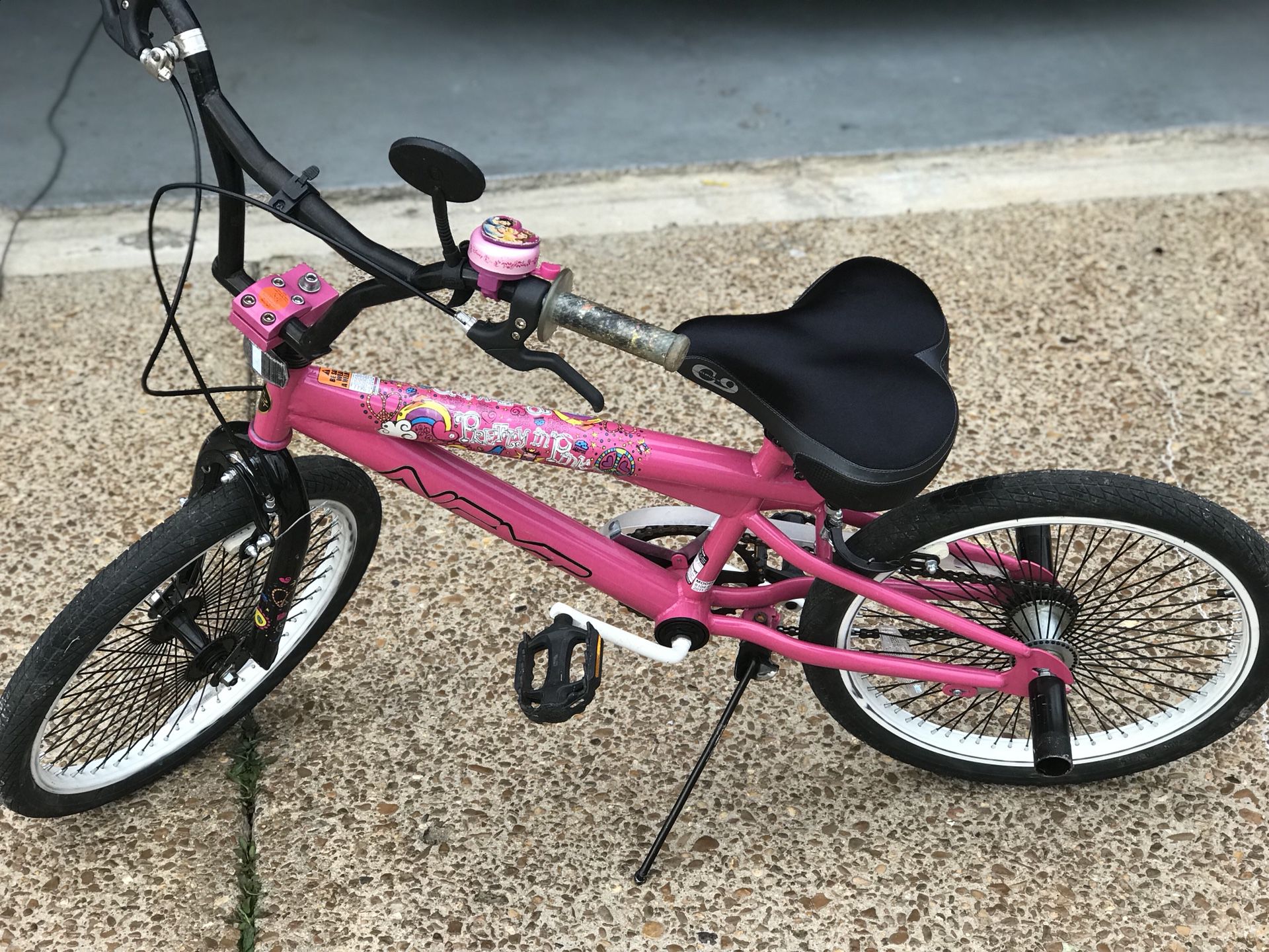 New girls pink bike