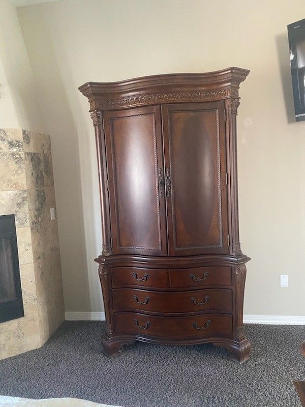 Beautiful Cal King Bedroom Set for Sale in Laveen Village, AZ OfferUp