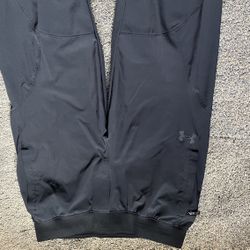 Under armour Pants size YL Black and blue