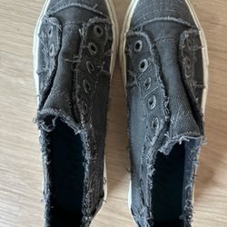 New Women Shoes 7.5 - Free