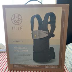 Lillebaby baby carrier