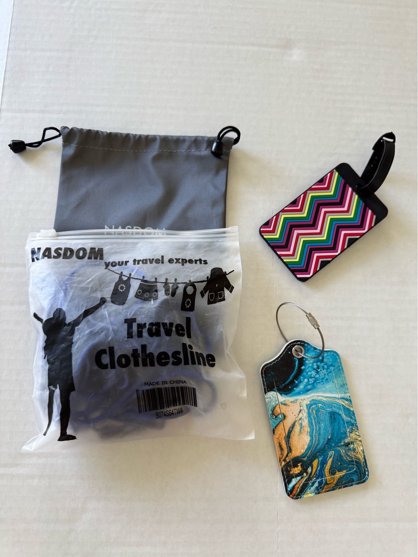 Travel Clothesline & 2 luggage tags