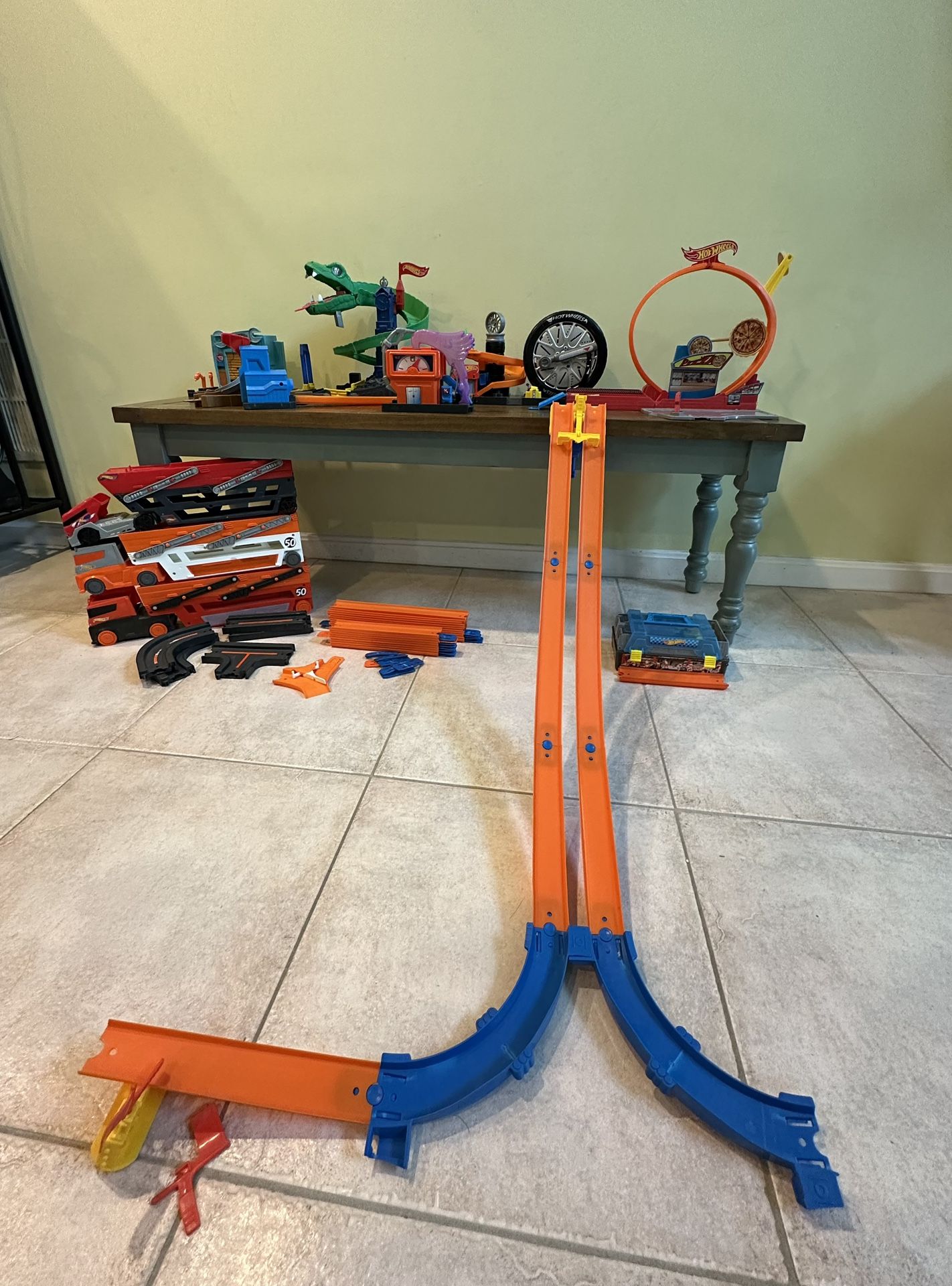 Hot Wheels City Pieces And Tracks