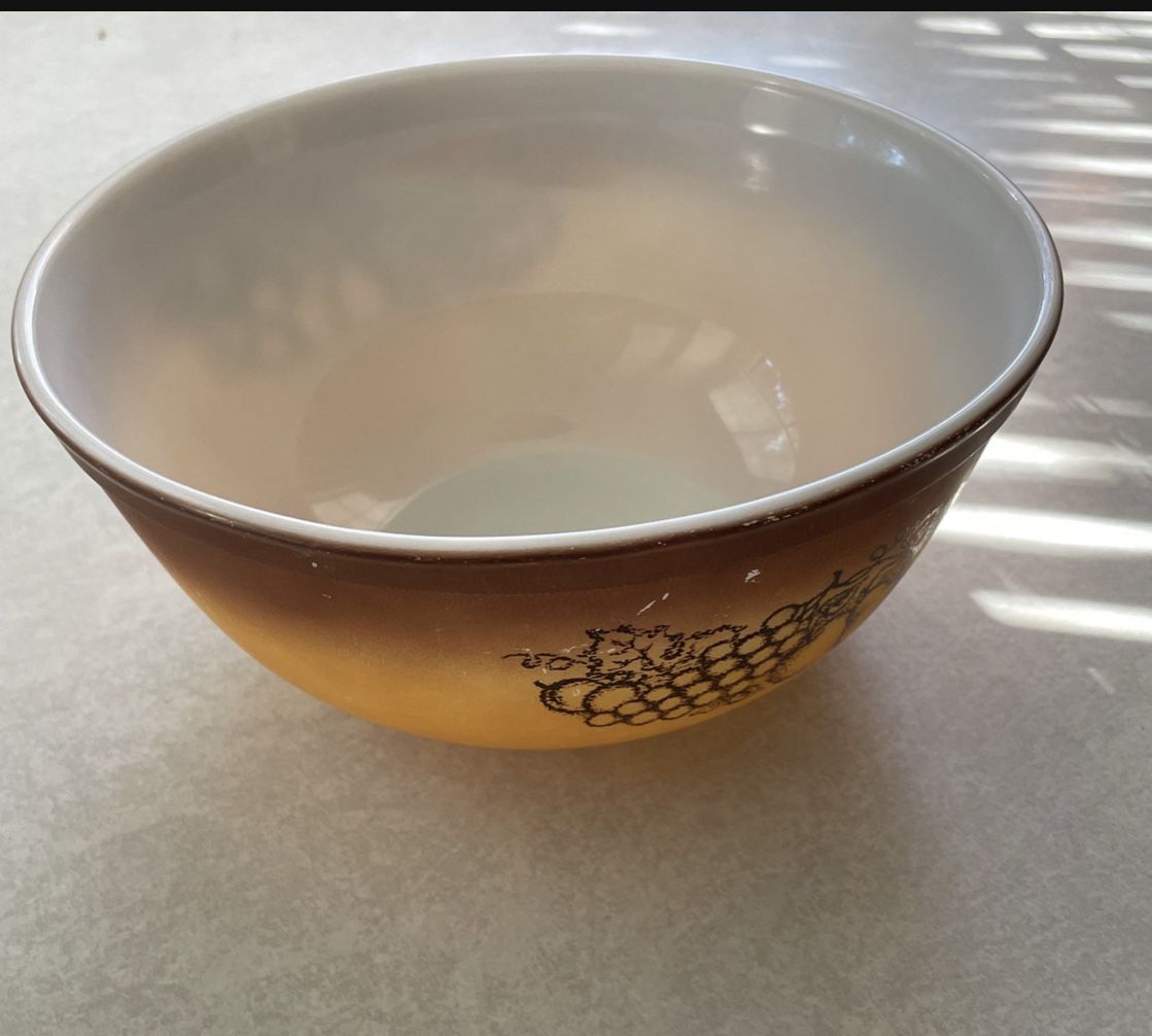 Vintage Pyrex Bowl 