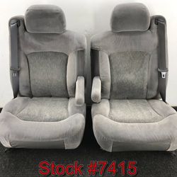 Light Gray Cloth Bucket Front Seats For A 2000 Through 2002 Chevy Suburban Stock #7415