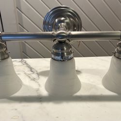 *Free* Bathroom Vanity light fixture