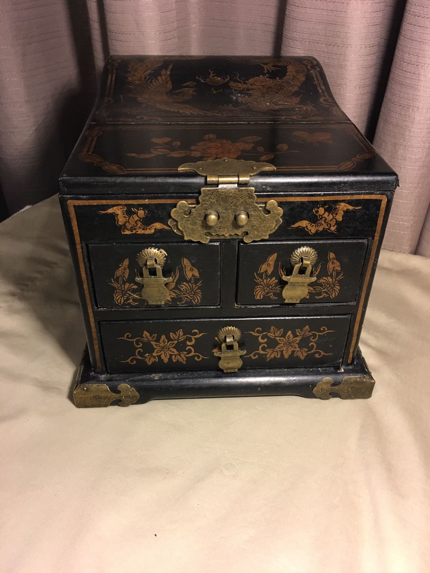 Antique Chinese Jewelry Box